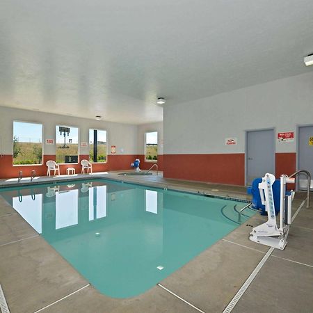 Super 8 By Wyndham Roseburg Hotel Buitenkant foto