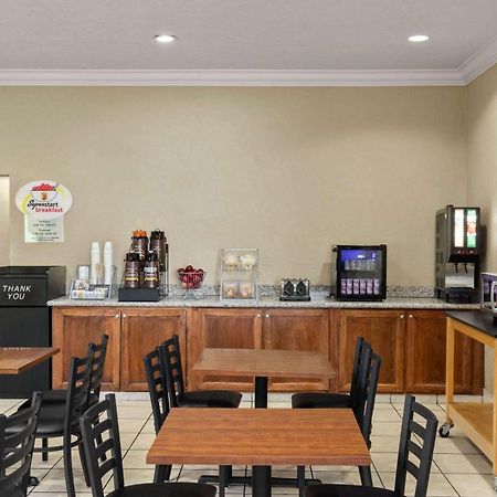 Super 8 By Wyndham Roseburg Hotel Buitenkant foto