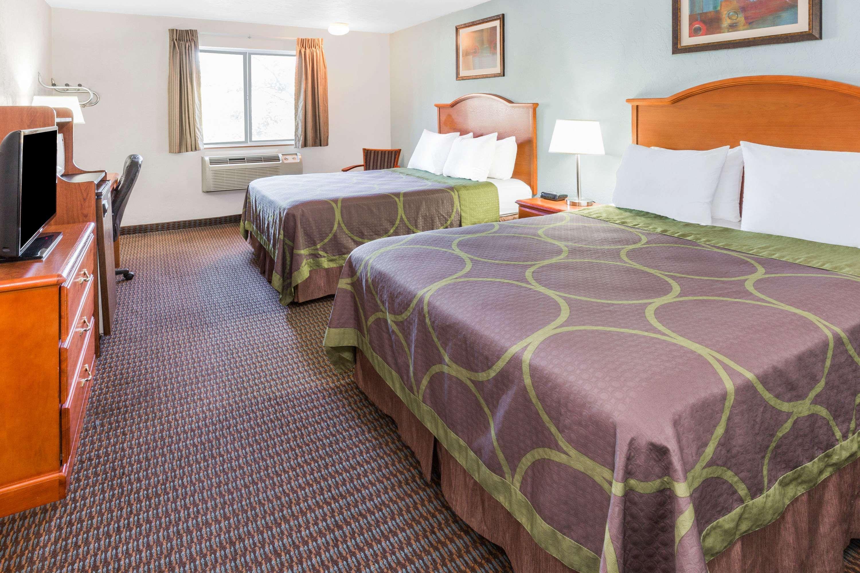 Super 8 By Wyndham Roseburg Hotel Buitenkant foto