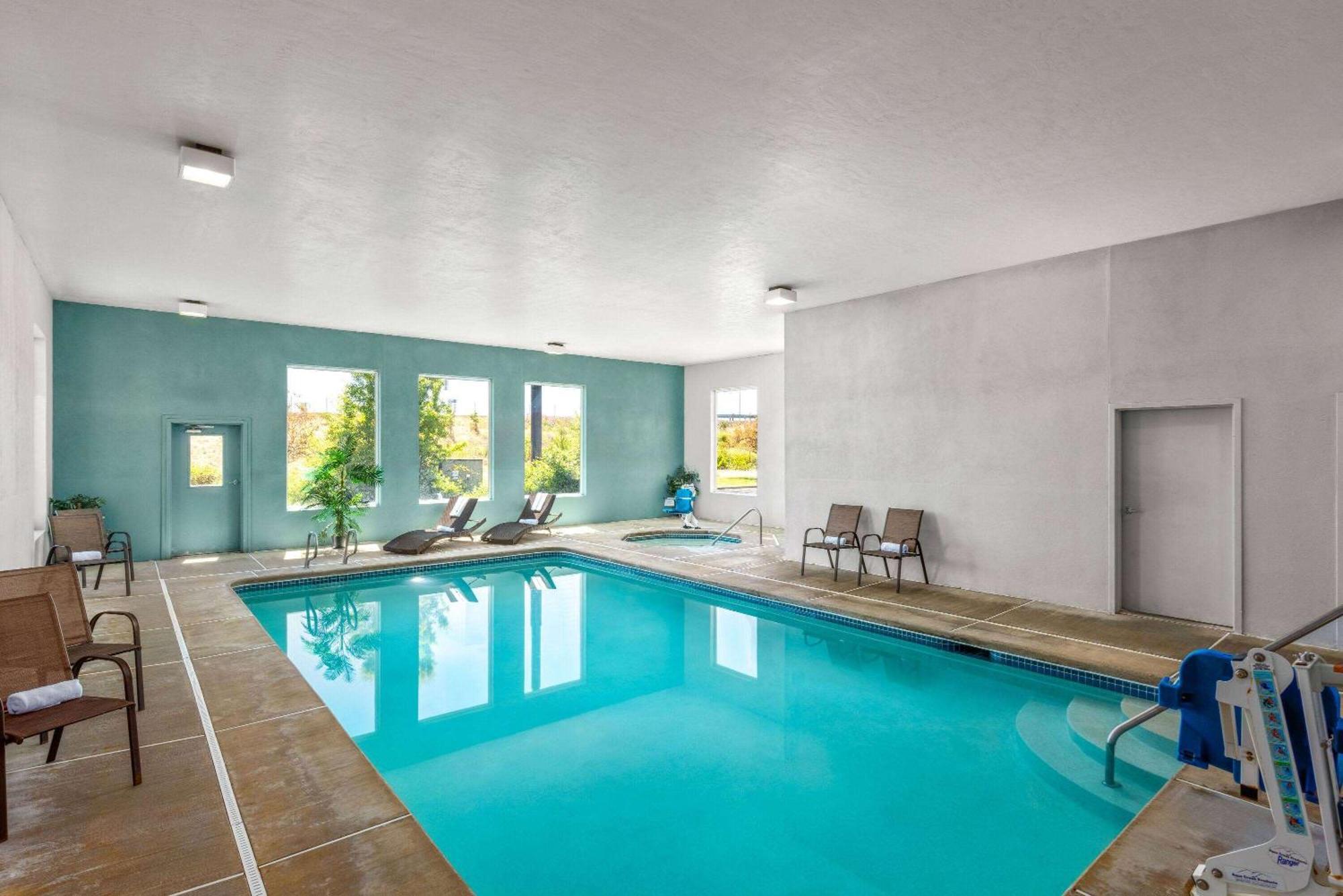 Super 8 By Wyndham Roseburg Hotel Buitenkant foto