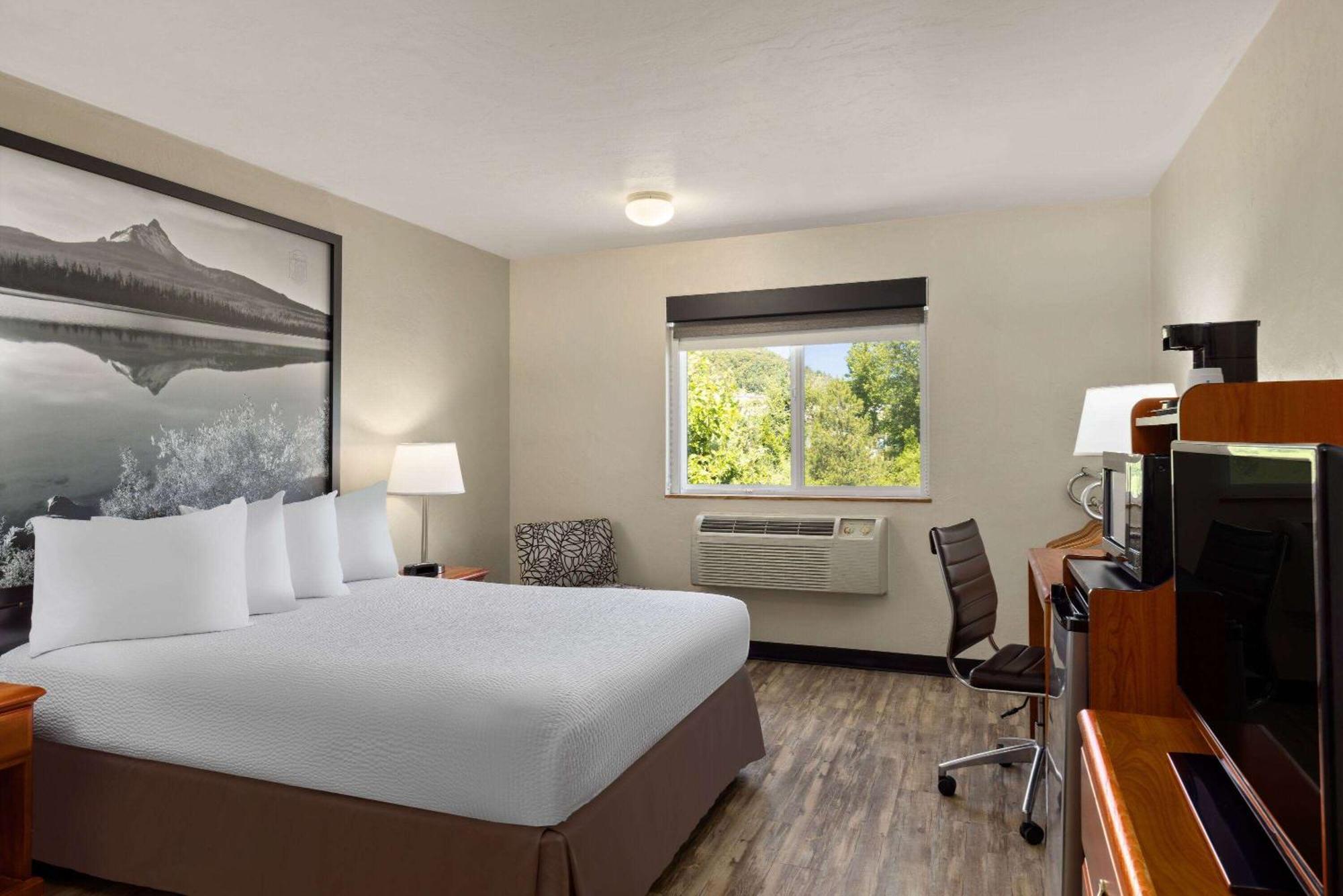 Super 8 By Wyndham Roseburg Hotel Buitenkant foto