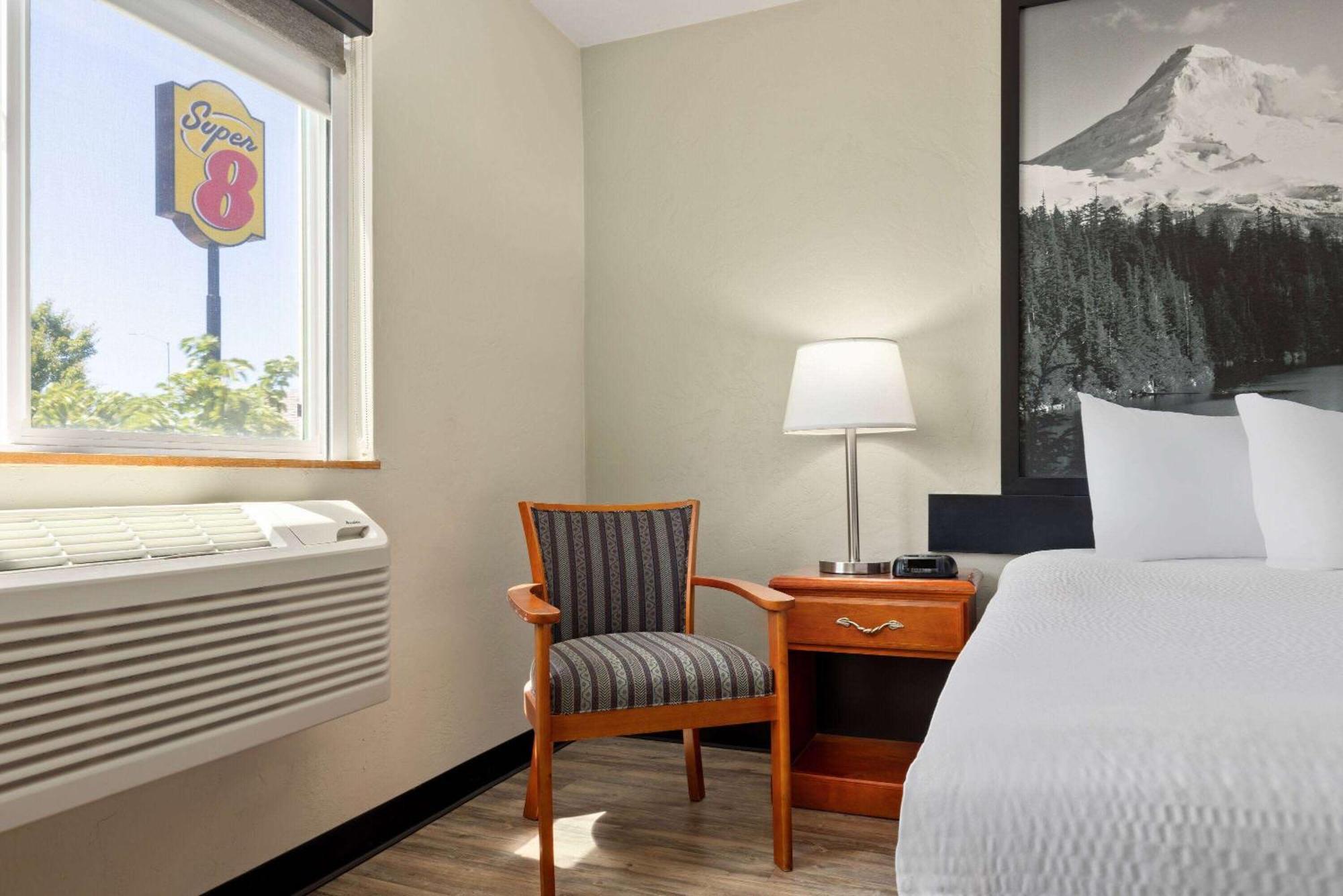 Super 8 By Wyndham Roseburg Hotel Buitenkant foto