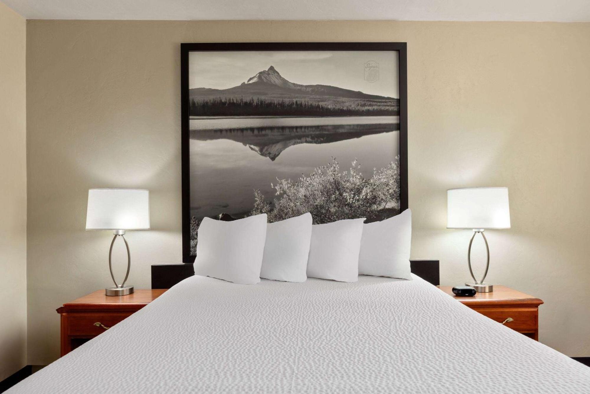 Super 8 By Wyndham Roseburg Hotel Buitenkant foto