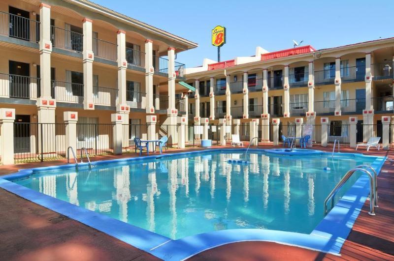 Super 8 By Wyndham Roseburg Hotel Buitenkant foto