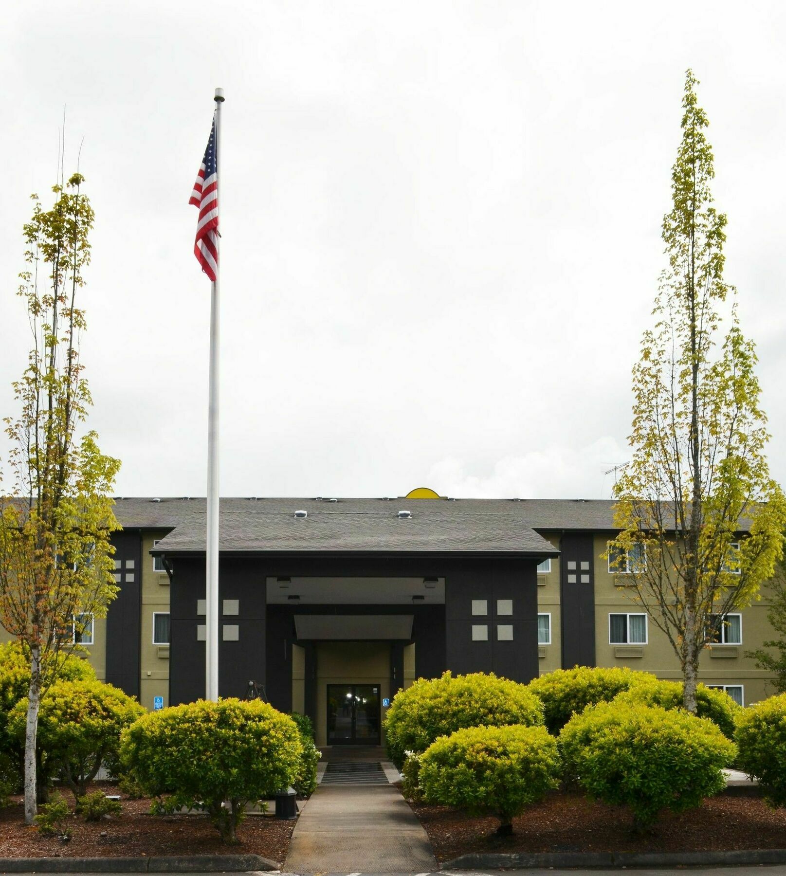 Super 8 By Wyndham Roseburg Hotel Buitenkant foto