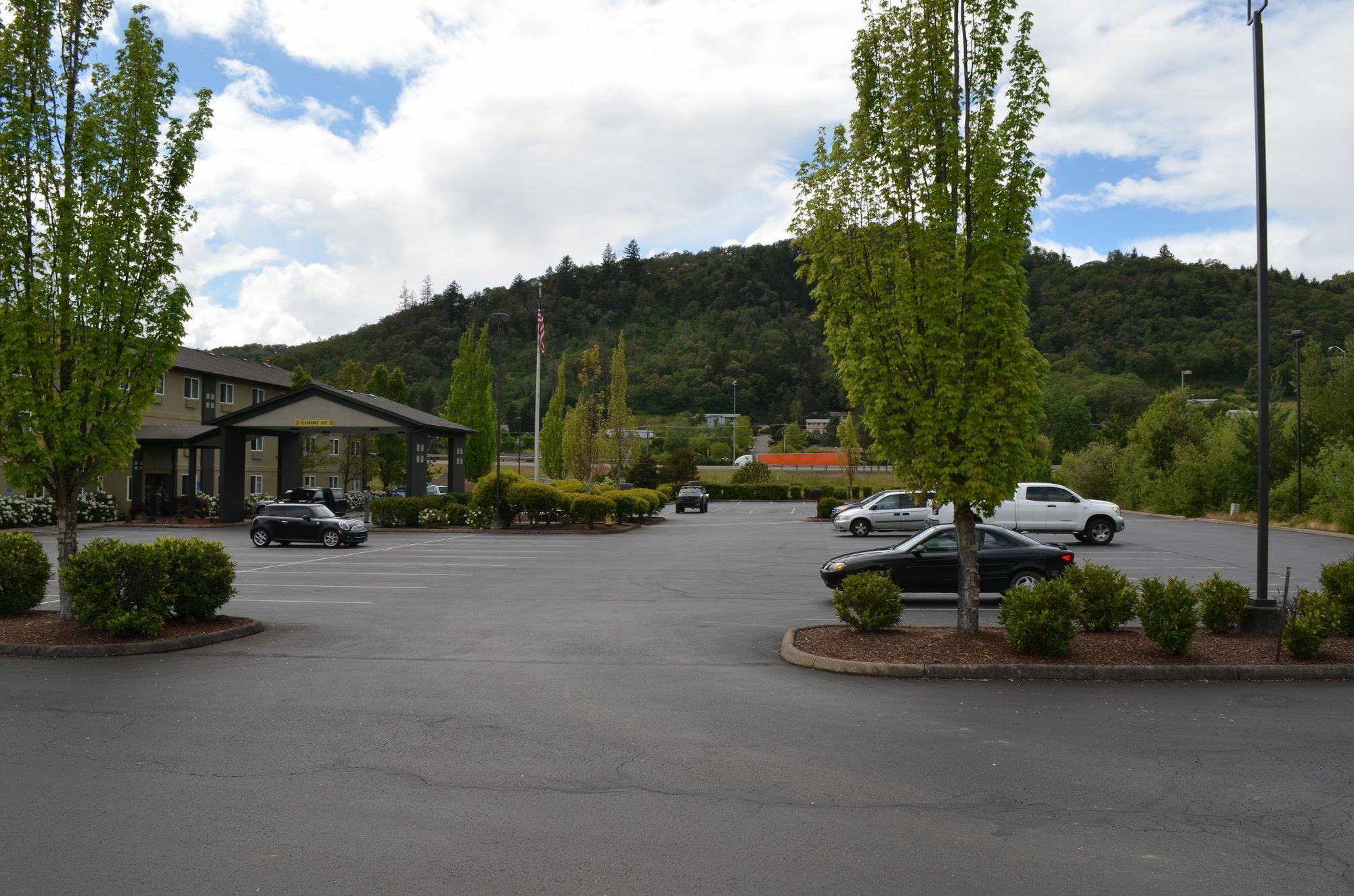 Super 8 By Wyndham Roseburg Hotel Buitenkant foto
